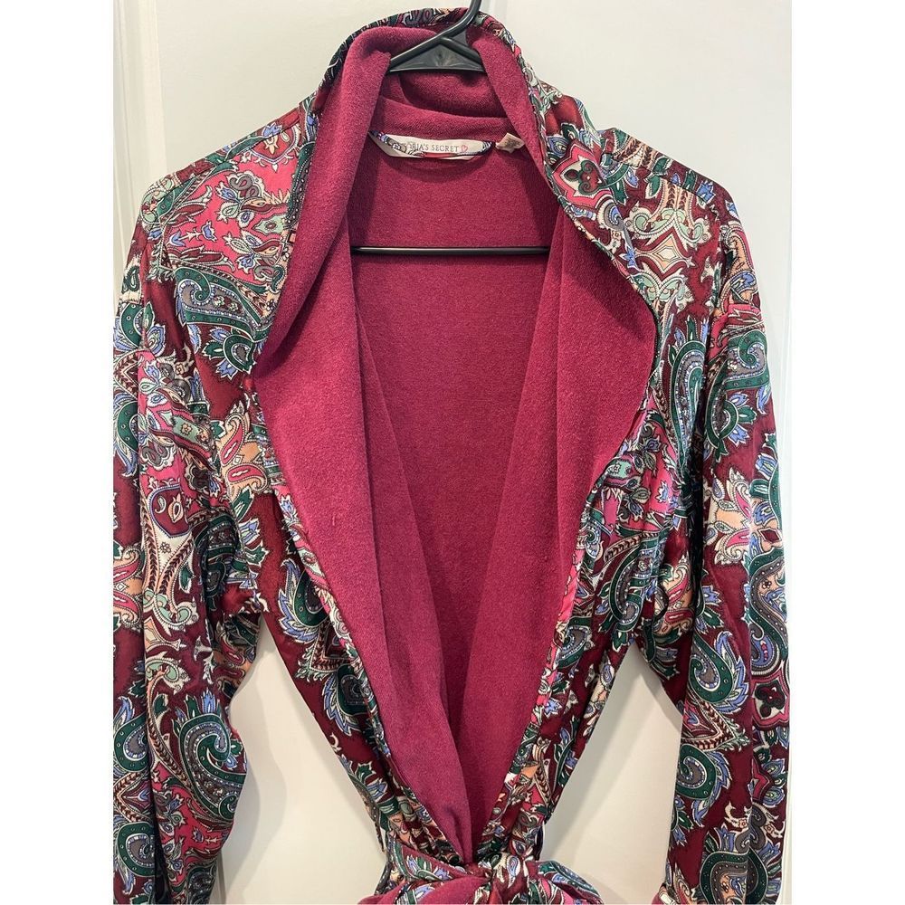 Victoria's Secret Lined Paisley Robe with a Silky Feel Vintage - Picture 5 of 8